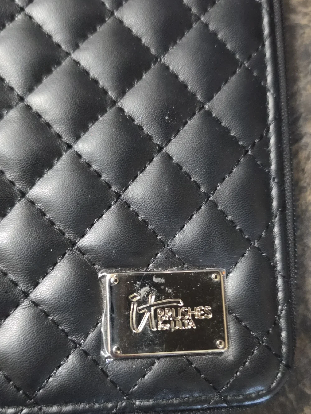 ​IT Cosmetics Black Quilted Travel Makeup Brush Organizer Case Ulta👝✨